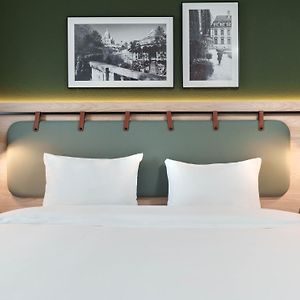 Standard Room 1 Queen Bed 2 Bunk Beds